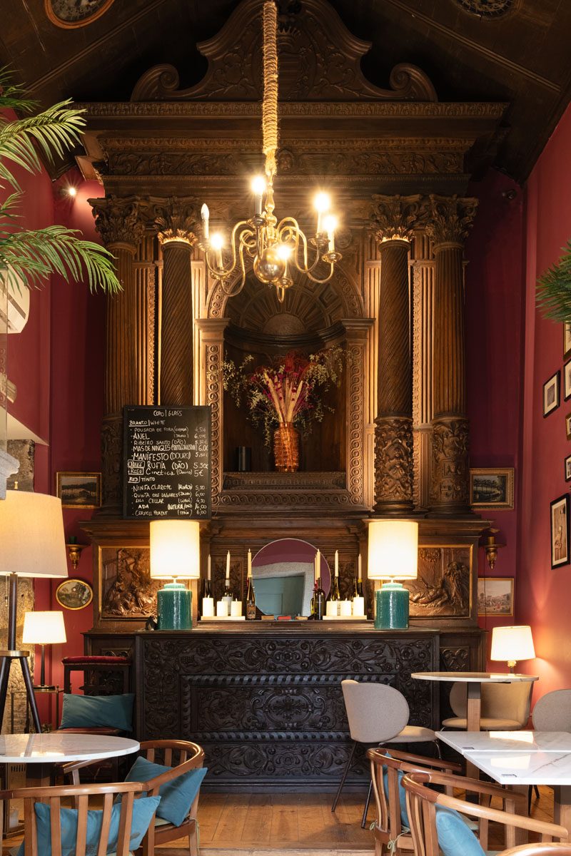 Capela Incomum wine bar Porto